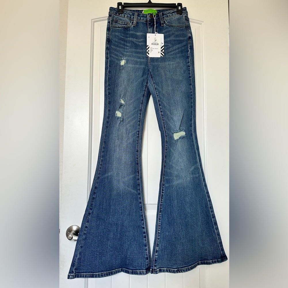NWT! SANDRINE ROSE  Flared Jeans